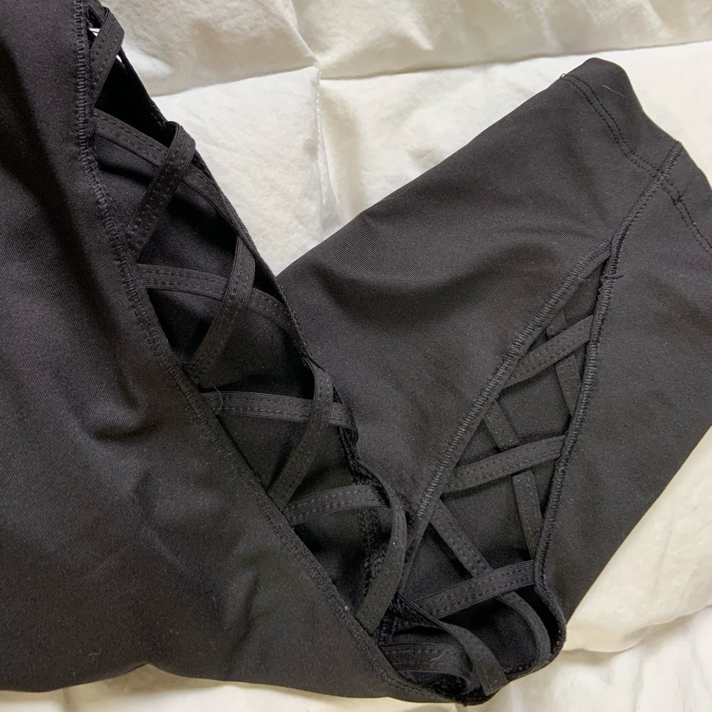 ✨3/$30✨ Cross-Cross Cut Out Design Active Leggings